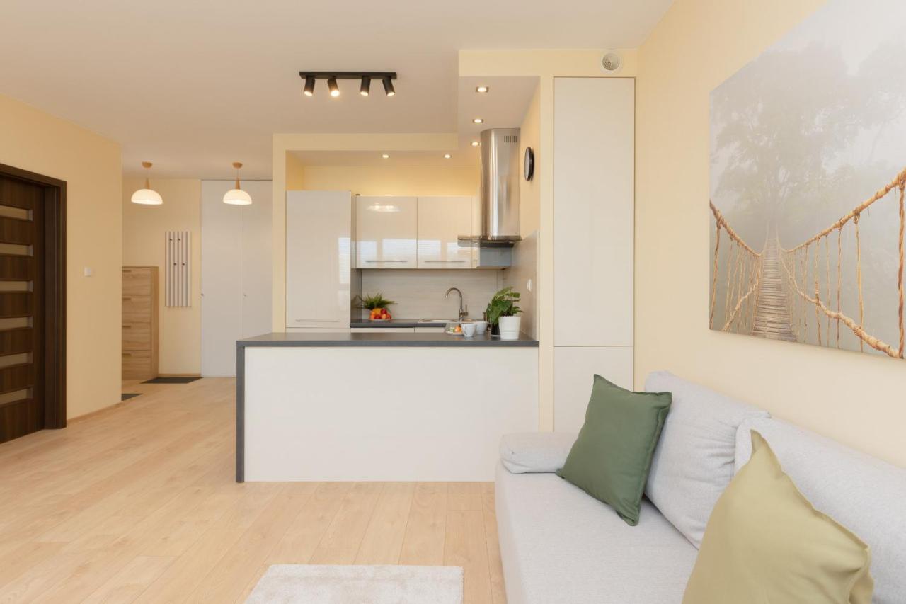 Praga Family Apartment With Parking By Noclegi Renters Varsovia Exterior foto