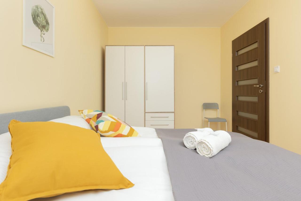 Praga Family Apartment With Parking By Noclegi Renters Varsovia Exterior foto