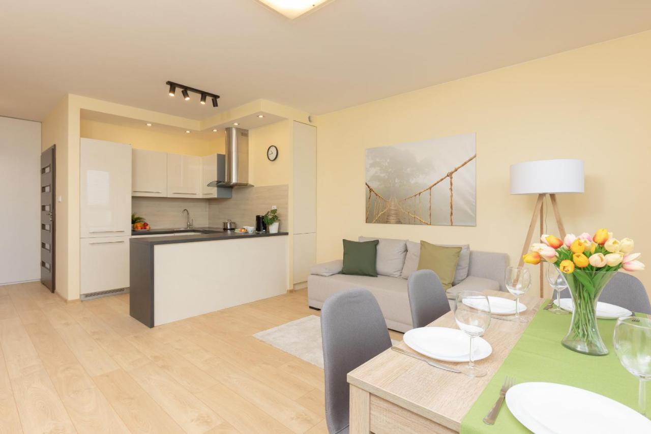 Praga Family Apartment With Parking By Noclegi Renters Varsovia Exterior foto