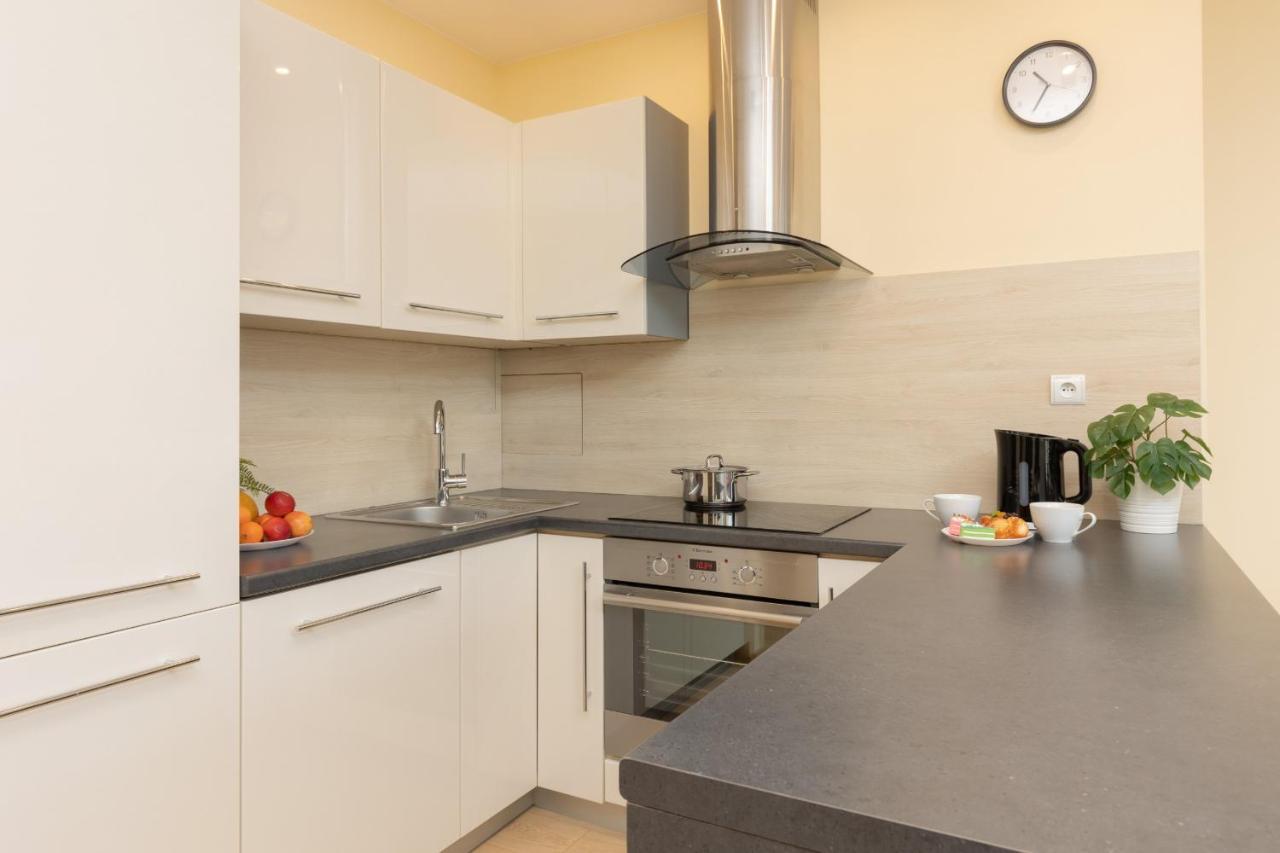 Praga Family Apartment With Parking By Noclegi Renters Varsovia Exterior foto