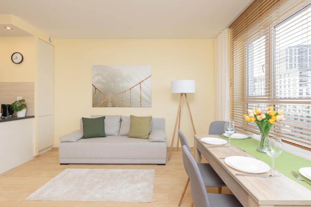 Praga Family Apartment With Parking By Noclegi Renters Varsovia Exterior foto