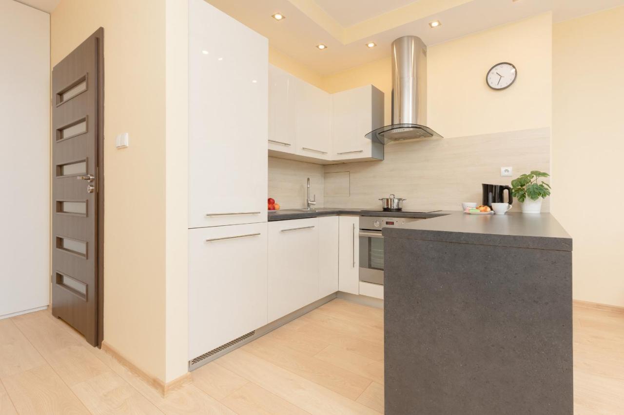 Praga Family Apartment With Parking By Noclegi Renters Varsovia Exterior foto